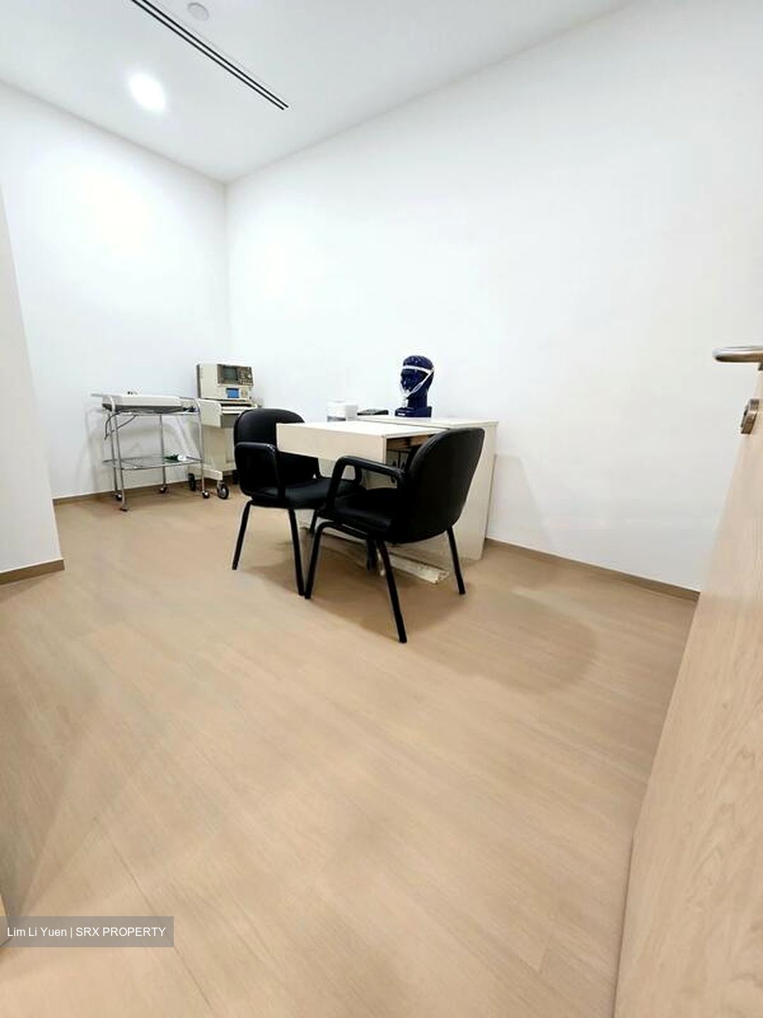 Gleneagles Hospital (D10), Retail #469051371